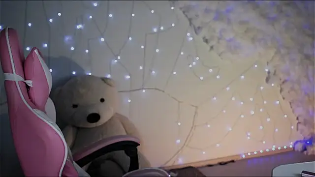 Lana  May online show from December 20, 2024, 11:32 am