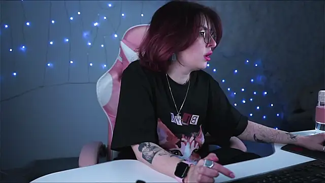 Lana  May online show from March 1, 2025, 11:39 am