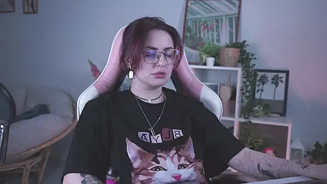 Lana  May online show from March 14, 2025, 2:41 pm