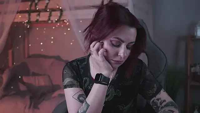 Lana  May online show from November 21, 2025, 11:42 am