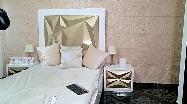 PassionMacoll online show from March 16, 2025, 8:00 pm