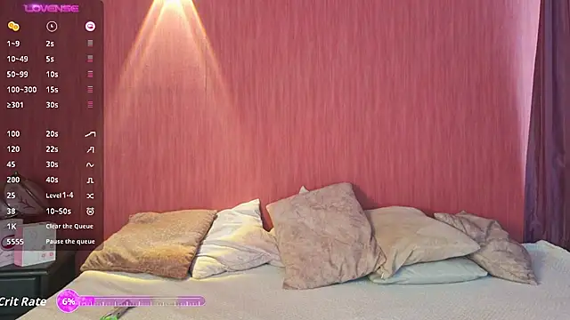 EmiGomez  online show from September 15, 2025, 12:05 pm