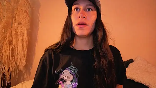 EmiGomez  online show from December 20, 2025, 12:56 pm