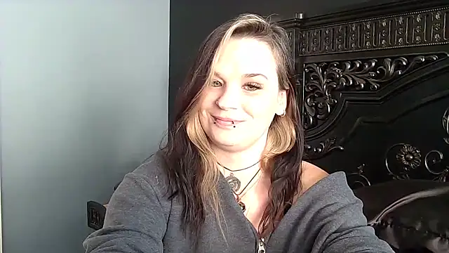 CherryWilde online show from January 6, 2026, 4:43 pm