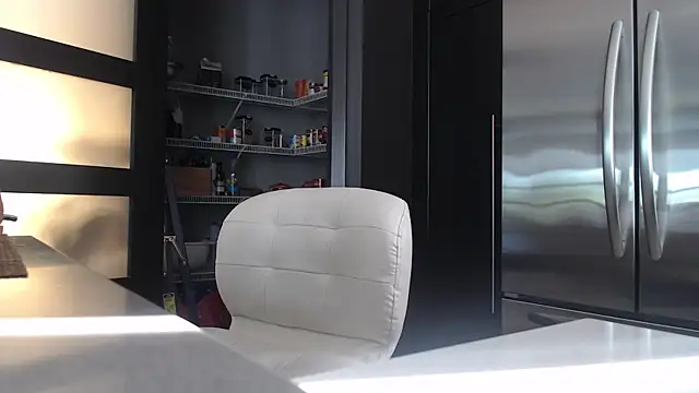 Toy-Daddy online show from October 1, 2025, 1:17 pm