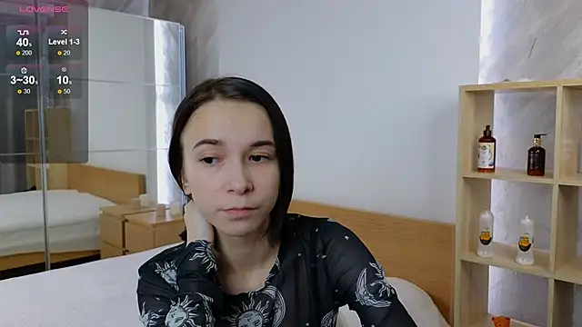 LilithStrangfor online show from December 4, 2024, 9:13 pm