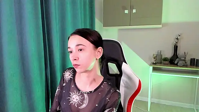 LilithStrangfor online show from December 16, 2024, 11:01 am