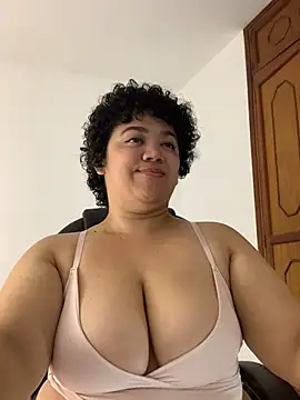 Snapshot of Mrskary chatting on October 23, 2025, 9:19 am Mrskary online show from October 23, 2025, 9:19 am