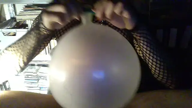 P4RtYBOII92 online show from November 16, 2025, 5:24 am