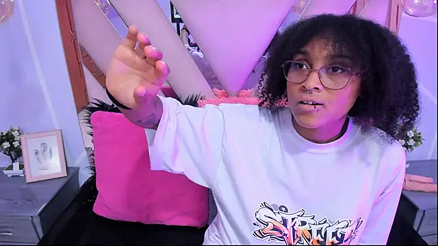 Elith noa online show from January 19, 2025, 1:32 am