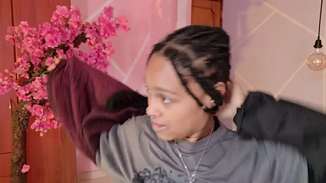 Elith noa online show from October 7, 2025, 7:22 pm