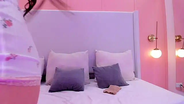 Snapshot of shaina_vasquez chatting on February 9, 2026, 1:53 am shaina vasquez online show from February 9, 2026, 1:53 am