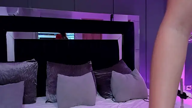 Snapshot of shaina_vasquez chatting on February 15, 2026, 11:56 pm shaina vasquez online show from February 15, 2026, 11:56 pm