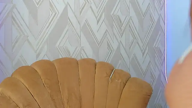  miaquevedo  online show from January 27, 2025, 5:48 pm