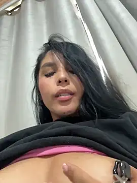  miaquevedo  online show from June 3, 2026, 8:14 pm