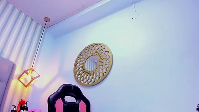 Snapshot of LINASTARK chatting on December 7, 2024, 6:32 am LINASTARK online show from December 7, 2024, 6:32 am