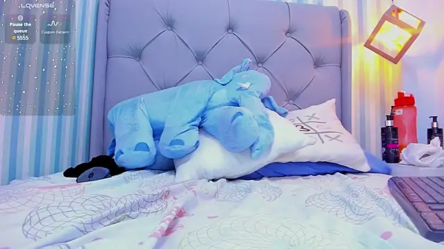 Snapshot of LINASTARK chatting on January 17, 2025, 9:06 am LINASTARK online show from January 17, 2025, 9:06 am