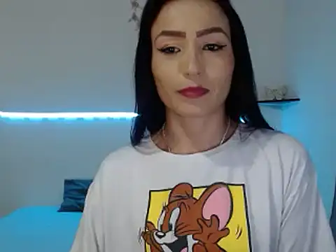 Snapshot of Sara-Guzman1 chatting on February 11, 2025, 5:05 am Sara-Guzman1 online show from February 11, 2025, 5:05 am