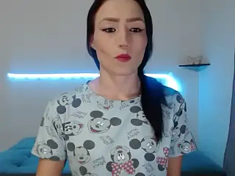 Snapshot of Sara-Guzman1 chatting on February 18, 2025, 3:42 am Sara-Guzman1 online show from February 18, 2025, 3:42 am