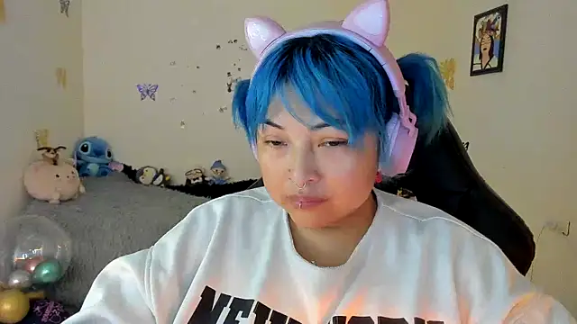 Shaddycute  online show from September 13, 2025, 10:42 pm