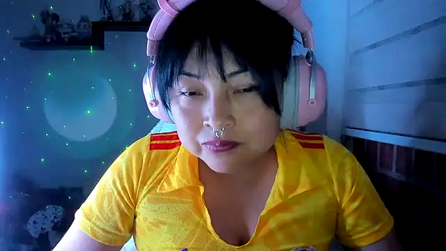 Shaddycute  online show from June 24, 2026, 4:11 am