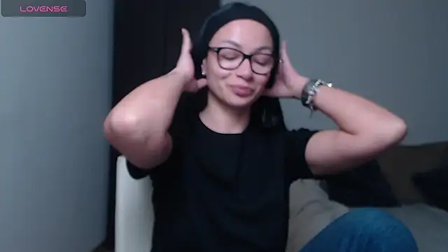 BabySerene online show from April 6, 2026, 3:37 am