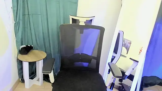 Hanna Way online show from March 9, 2025, 5:06 pm