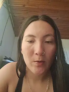 Elle Lee  online show from April 8, 2026, 7:25 pm