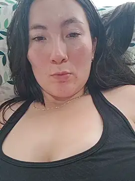 Elle Lee  online show from April 15, 2026, 7:58 pm