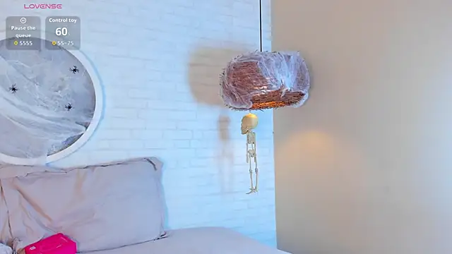 Elise Diamond online show from October 18, 2025, 11:27 pm