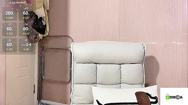 Regina0807 online show from September 12, 2025, 1:11 pm