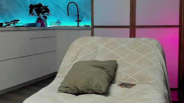 Devilina V online show from December 5, 2024, 2:44 pm