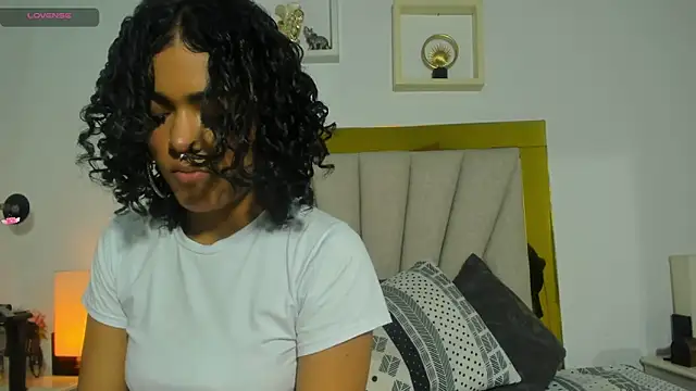 Snapshot of vahiolet_fuentes chatting on January 15, 2025, 3:00 am vahiolet fuentes online show from January 15, 2025, 3:00 am