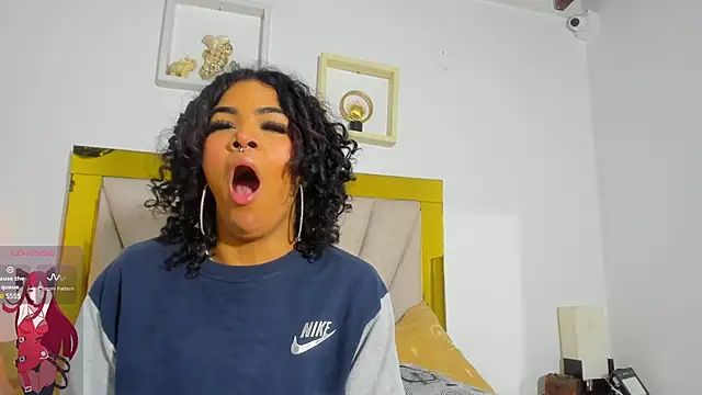 Snapshot of vahiolet_fuentes chatting on January 24, 2025, 3:11 am vahiolet fuentes online show from January 24, 2025, 3:11 am