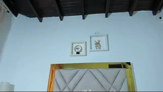 Snapshot of vahiolet_fuentes chatting on February 11, 2025, 10:18 pm vahiolet fuentes online show from February 11, 2025, 10:18 pm