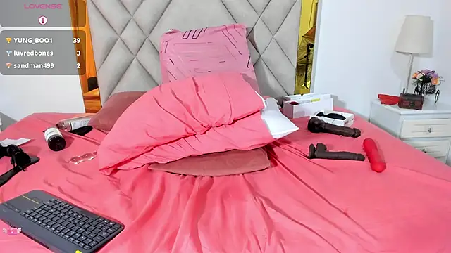 Snapshot of vahiolet_fuentes chatting on February 13, 2025, 10:11 pm vahiolet fuentes online show from February 13, 2025, 10:11 pm