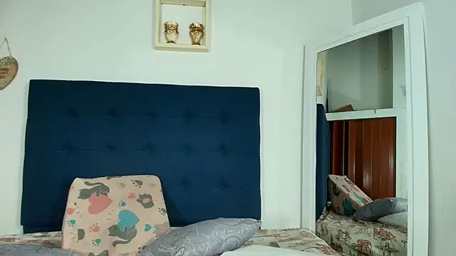 Snapshot of vahiolet_fuentes chatting on March 22, 2025, 2:59 am vahiolet fuentes online show from March 22, 2025, 2:59 am