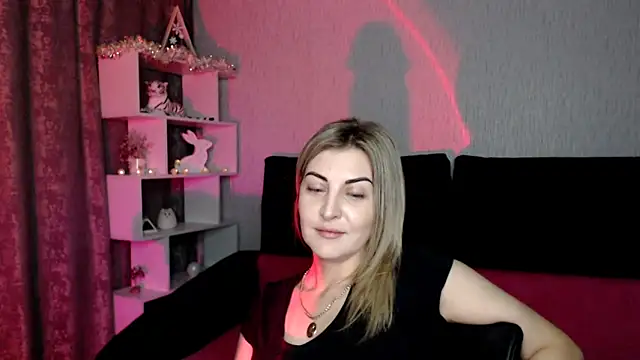 Amelia Harper online show from December 22, 2024, 5:42 pm