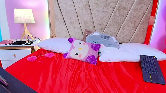 Miia harper  online show from February 19, 2025, 5:16 pm