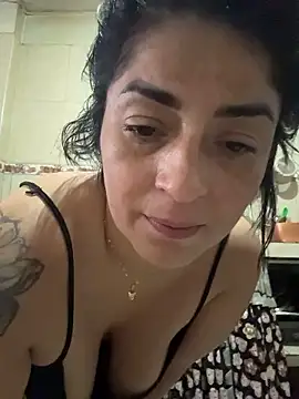 karenlennox1 online show from January 18, 2026, 7:50 pm