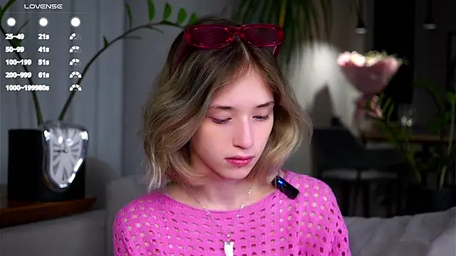 EdlinHargus online show from January 12, 2025, 1:42 am