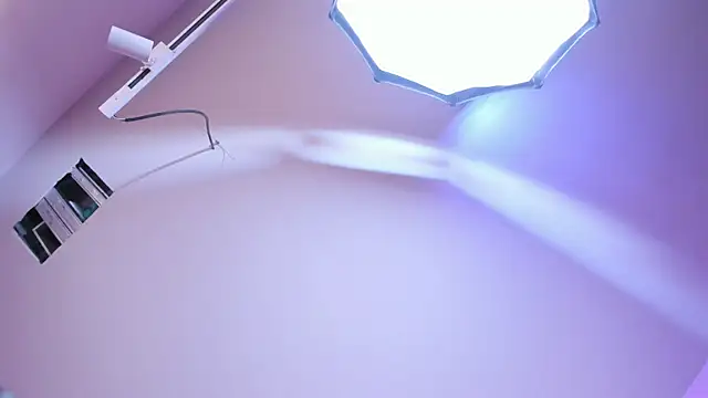 Kate bunny  online show from April 4, 2026, 11:18 am