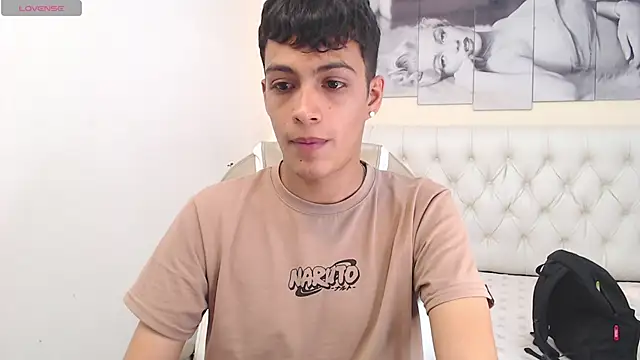 Snapshot of SkinnyBoy_ chatting on January 7, 2025, 3:23 pm SkinnyBoy online show from January 7, 2025, 3:23 pm