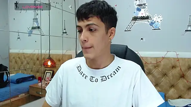 Snapshot of SkinnyBoy_ chatting on January 14, 2025, 12:35 pm SkinnyBoy online show from January 14, 2025, 12:35 pm