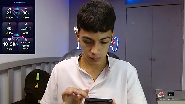Snapshot of SkinnyBoy_ chatting on January 21, 2025, 12:18 pm SkinnyBoy online show from January 21, 2025, 12:18 pm
