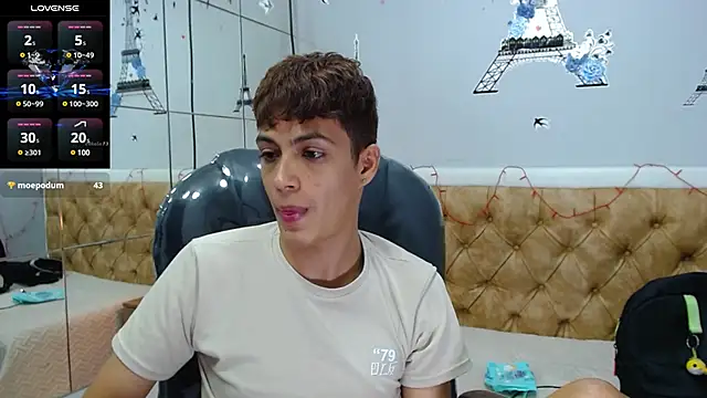 Snapshot of SkinnyBoy_ chatting on February 13, 2025, 3:14 pm SkinnyBoy online show from February 13, 2025, 3:14 pm