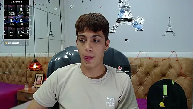 Snapshot of SkinnyBoy_ chatting on February 18, 2025, 3:32 pm SkinnyBoy online show from February 18, 2025, 3:32 pm