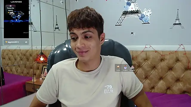 Snapshot of SkinnyBoy_ chatting on February 18, 2025, 6:37 pm SkinnyBoy online show from February 18, 2025, 6:37 pm