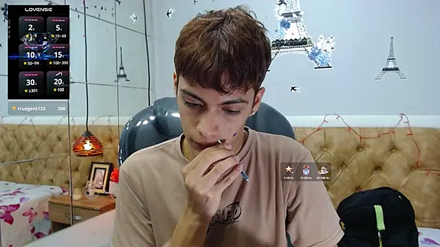 Snapshot of SkinnyBoy_ chatting on February 23, 2025, 3:29 pm SkinnyBoy online show from February 23, 2025, 3:29 pm