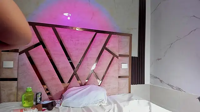 molly sweetee online show from November 29, 2025, 1:52 am